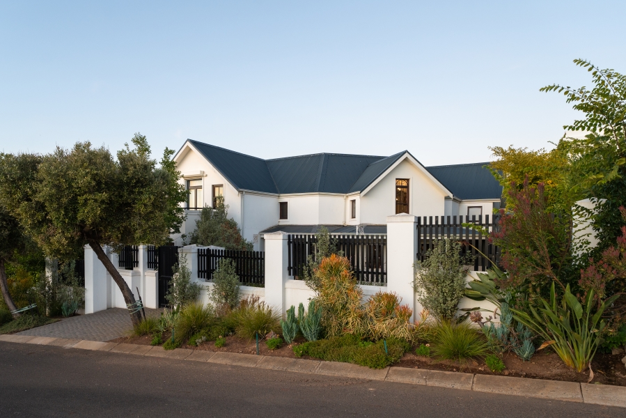 5 Bedroom Property for Sale in Paradyskloof Western Cape